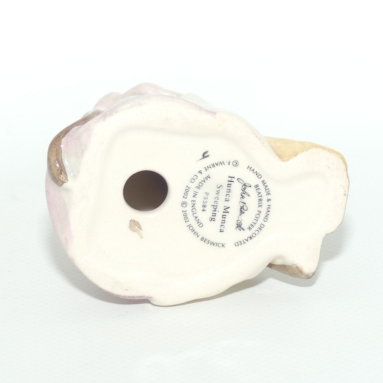 Beswick Beatrix Potter Hunca Munca Sweeping | BP11a | #1