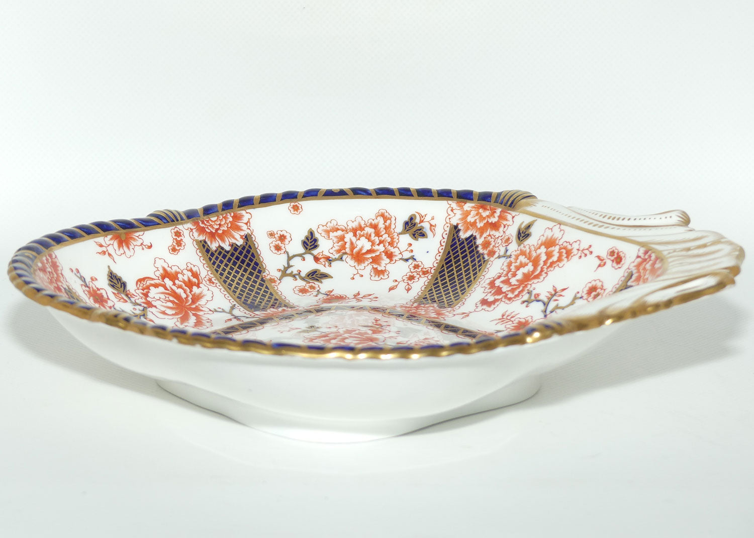 Royal Crown Derby Imari Pattern 2229 shell shape server
