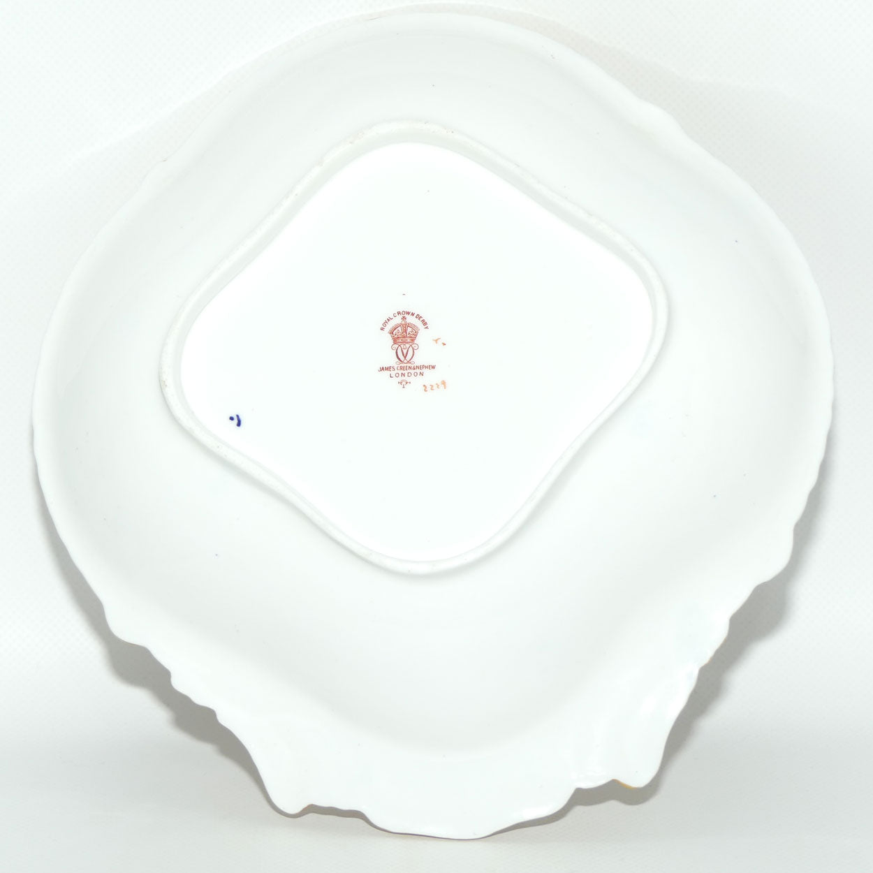 Royal Crown Derby Imari Pattern 2229 shell shape server