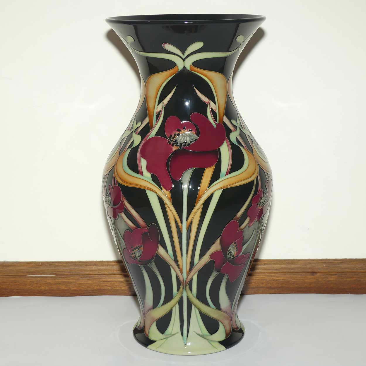 Moorcroft In Praise of Poppies vase | Prestige | Shape 226/18 | Num Ed