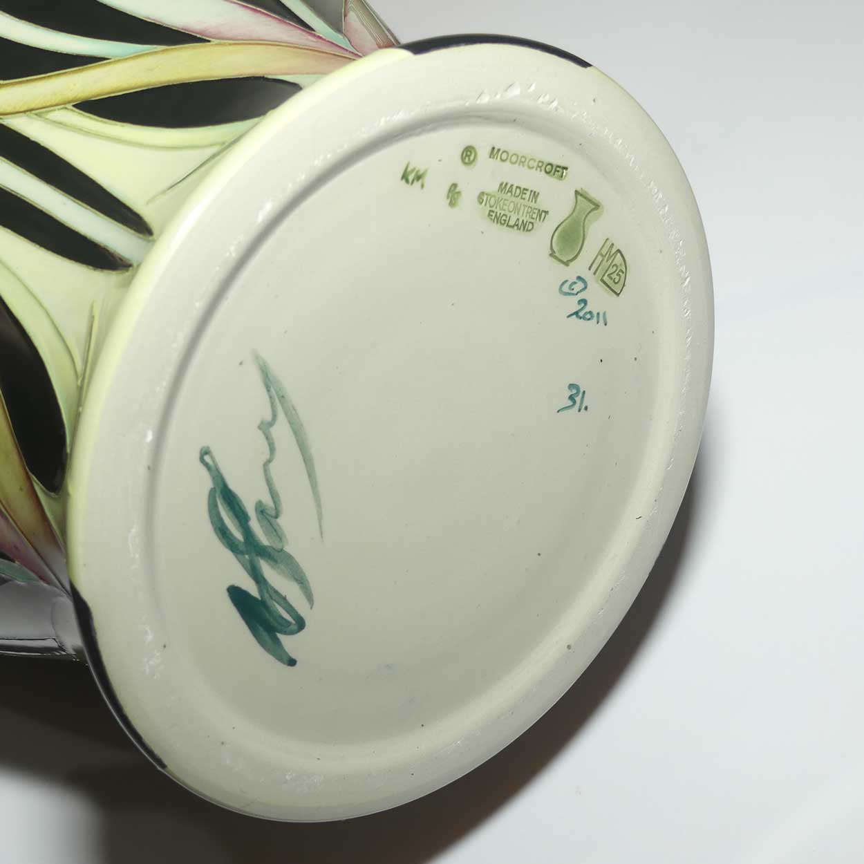 Moorcroft In Praise of Poppies vase | Prestige | Shape 226/18 | Num Ed