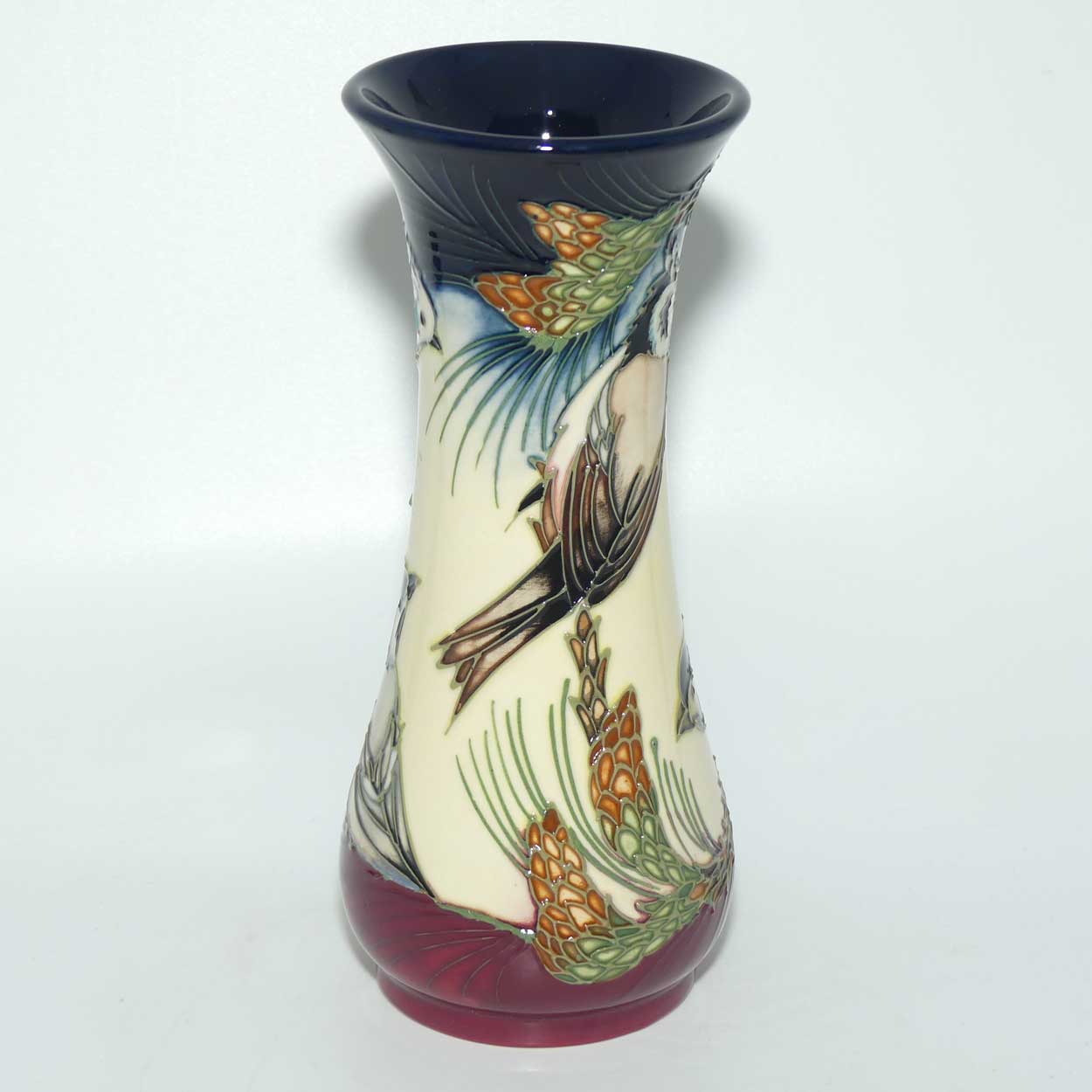 Moorcroft Ingleswood 364/8 vase
