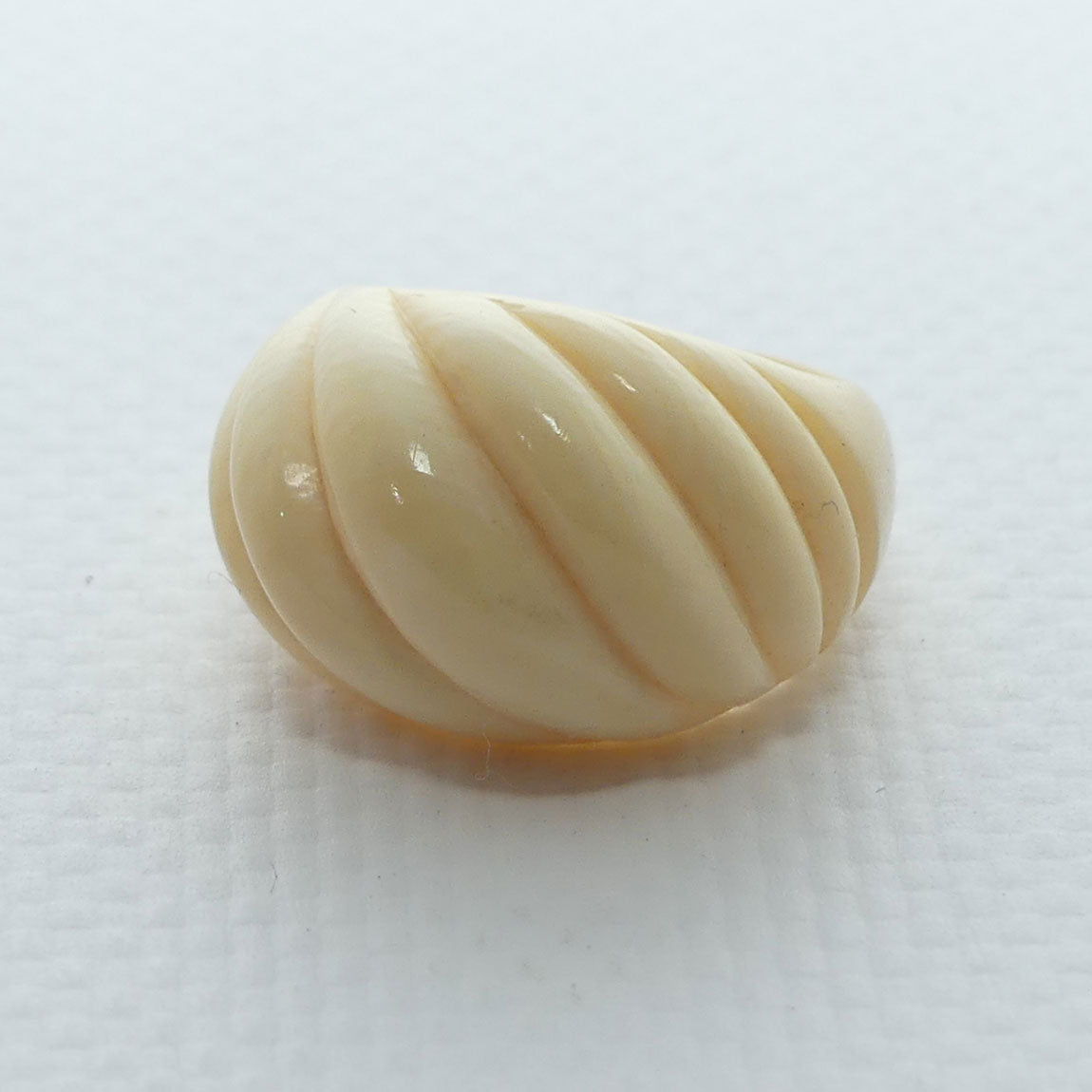 Vintage Ivory Ribbed Design ring | 16mm diam