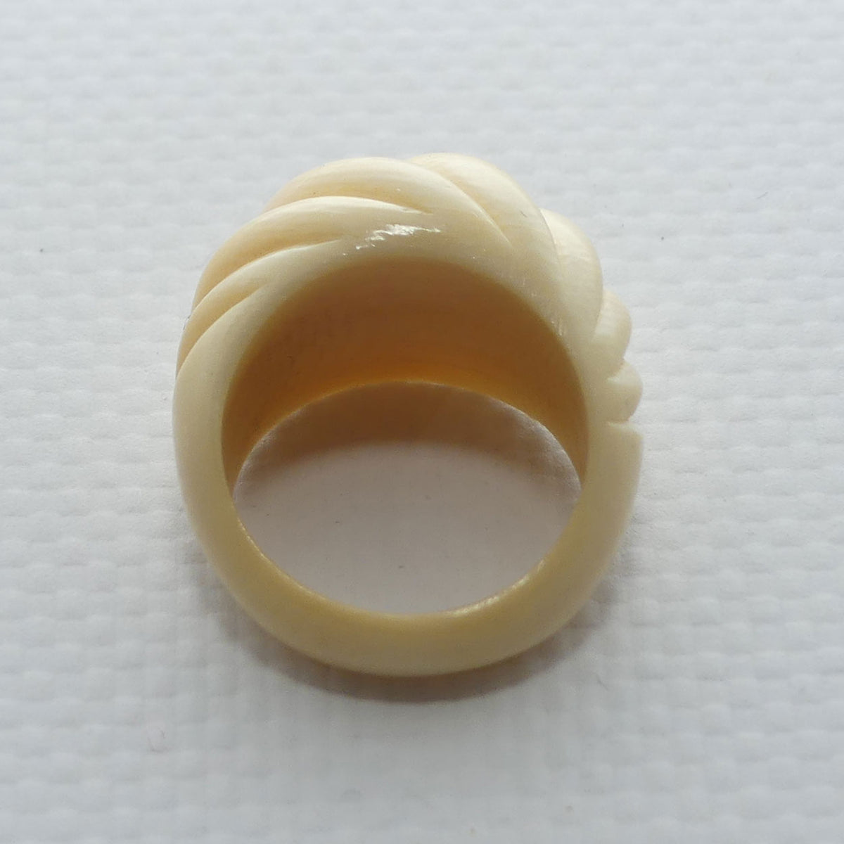 Vintage Ivory Ribbed Design ring | 16mm diam