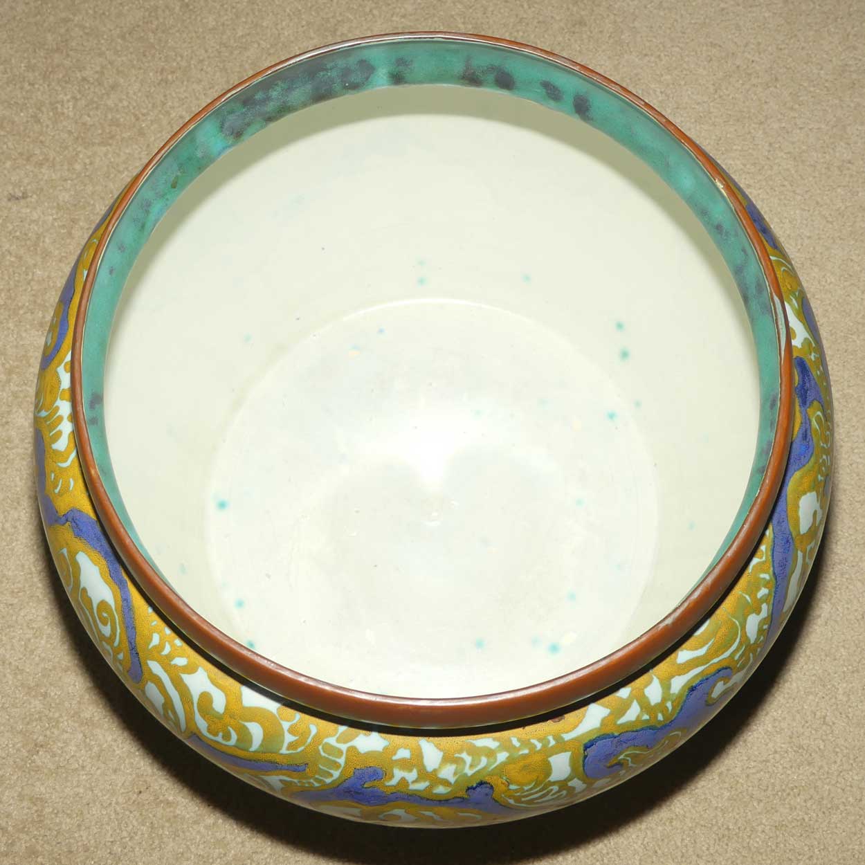 Gouda Zuid Holland very large Jugendstil jardiniere signed Henri Breetvelt