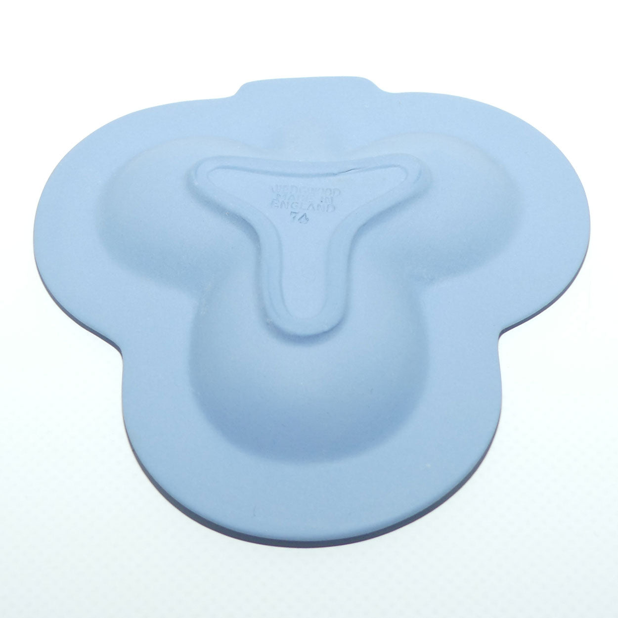 Wedgwood Jasper | White on Pale Blue | Clubs shape dish | #1