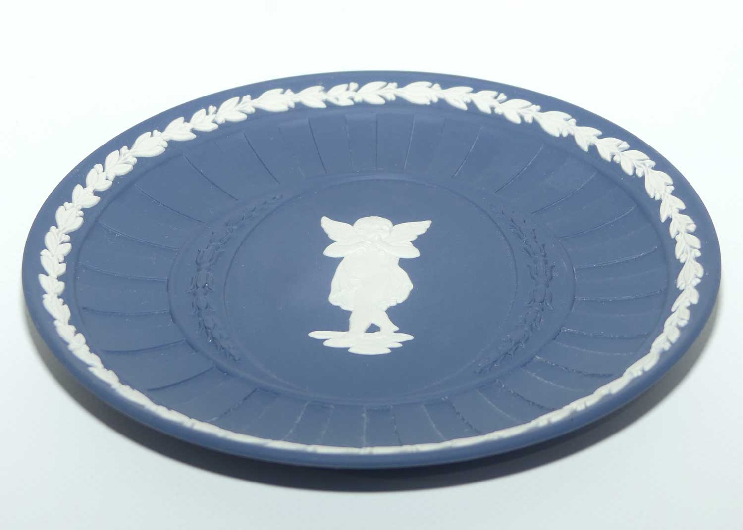 Wedgwood Jasper | White on Dark Blue Cherub with 2 trumpets plate | 16.5cm diameter