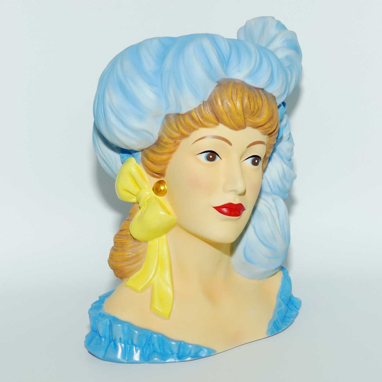 Jim Beam 2012 | IAJBBSC Convention Lady Head vase | Blue