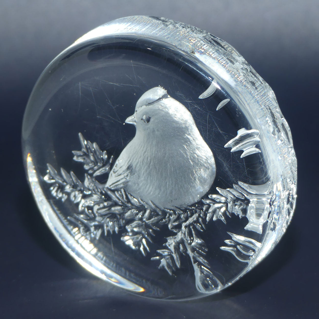 Mats Jonasson Sweden Crystal | 29152 | Small Robin paperweight