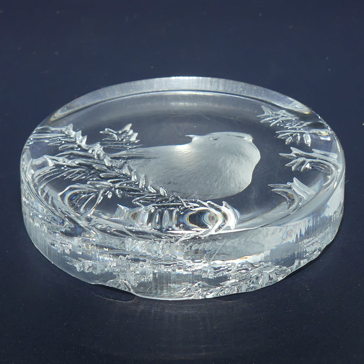 Mats Jonasson Sweden Crystal | 29152 | Small Robin paperweight