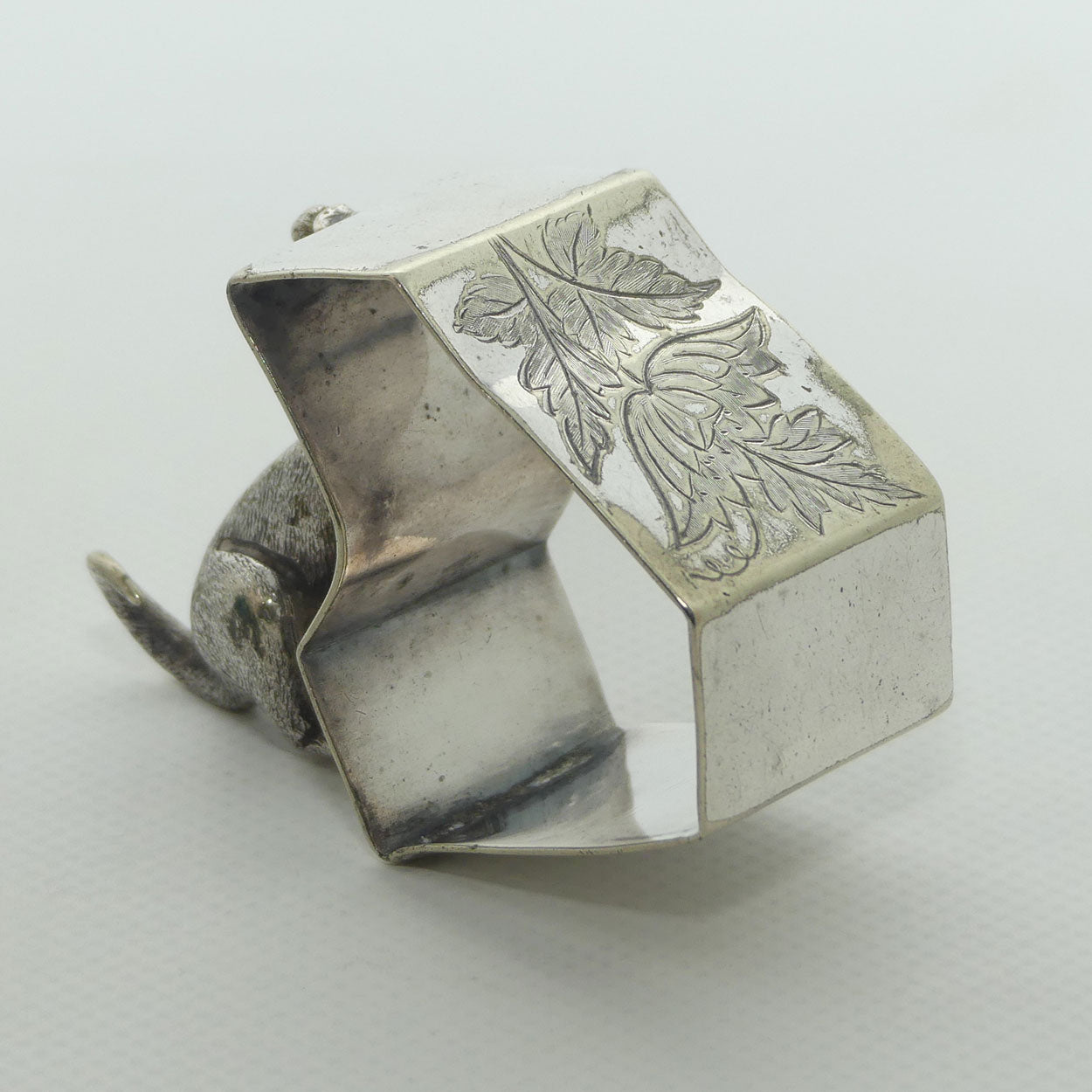 Silver Plated EPNS Australiana Kangaroo and Queensland shape napkin ring