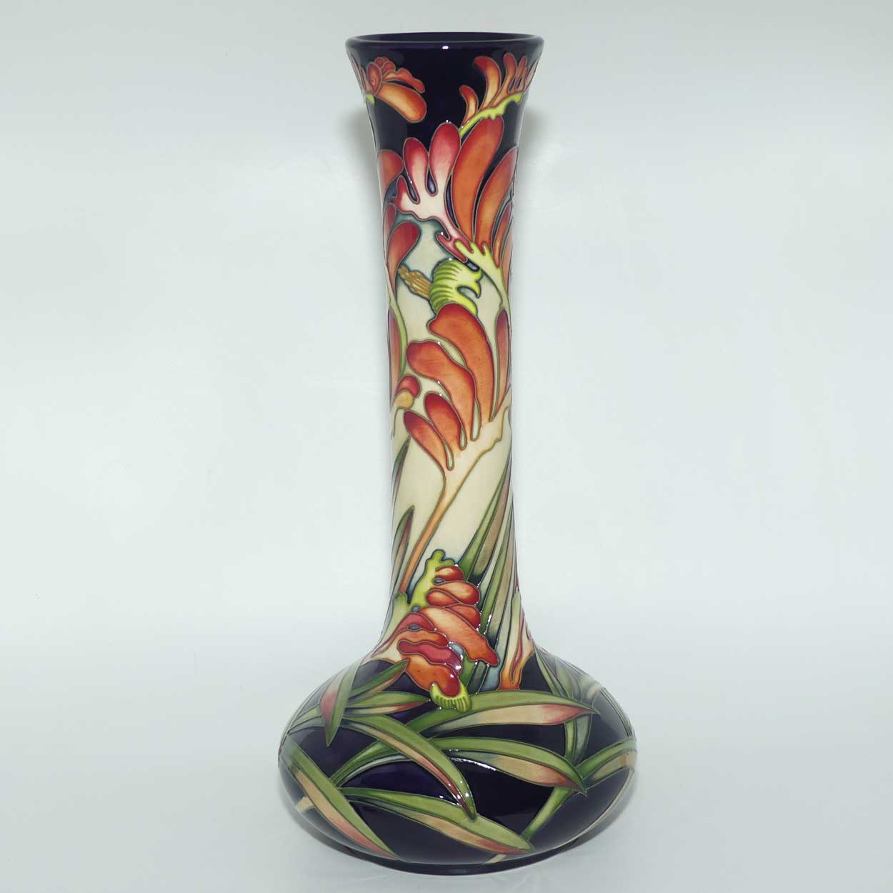 Moorcroft Kangaroo Paw vase 99/15 | NE 67