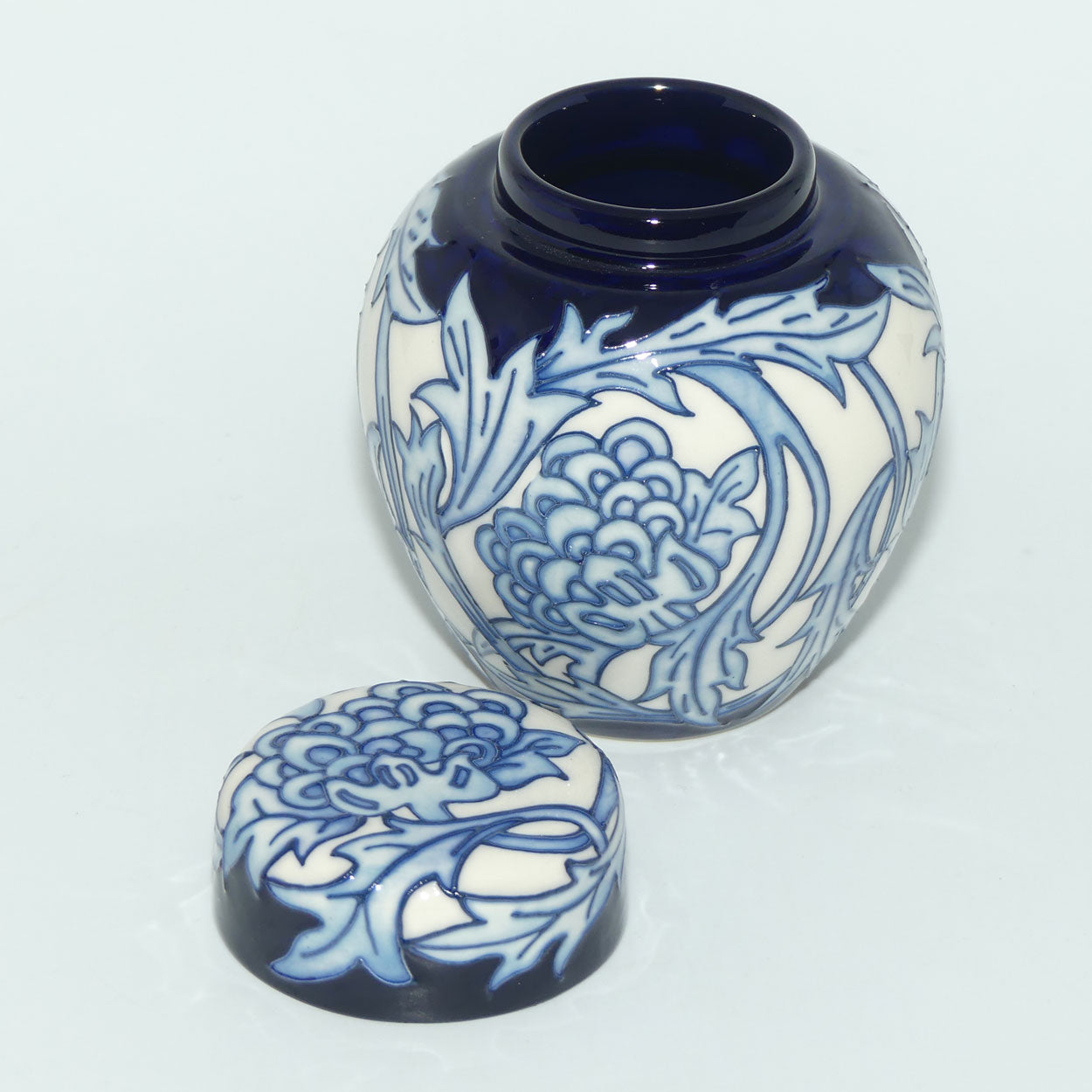 Moorcroft Kelmscott Artichoke Ginger Jar 769/4