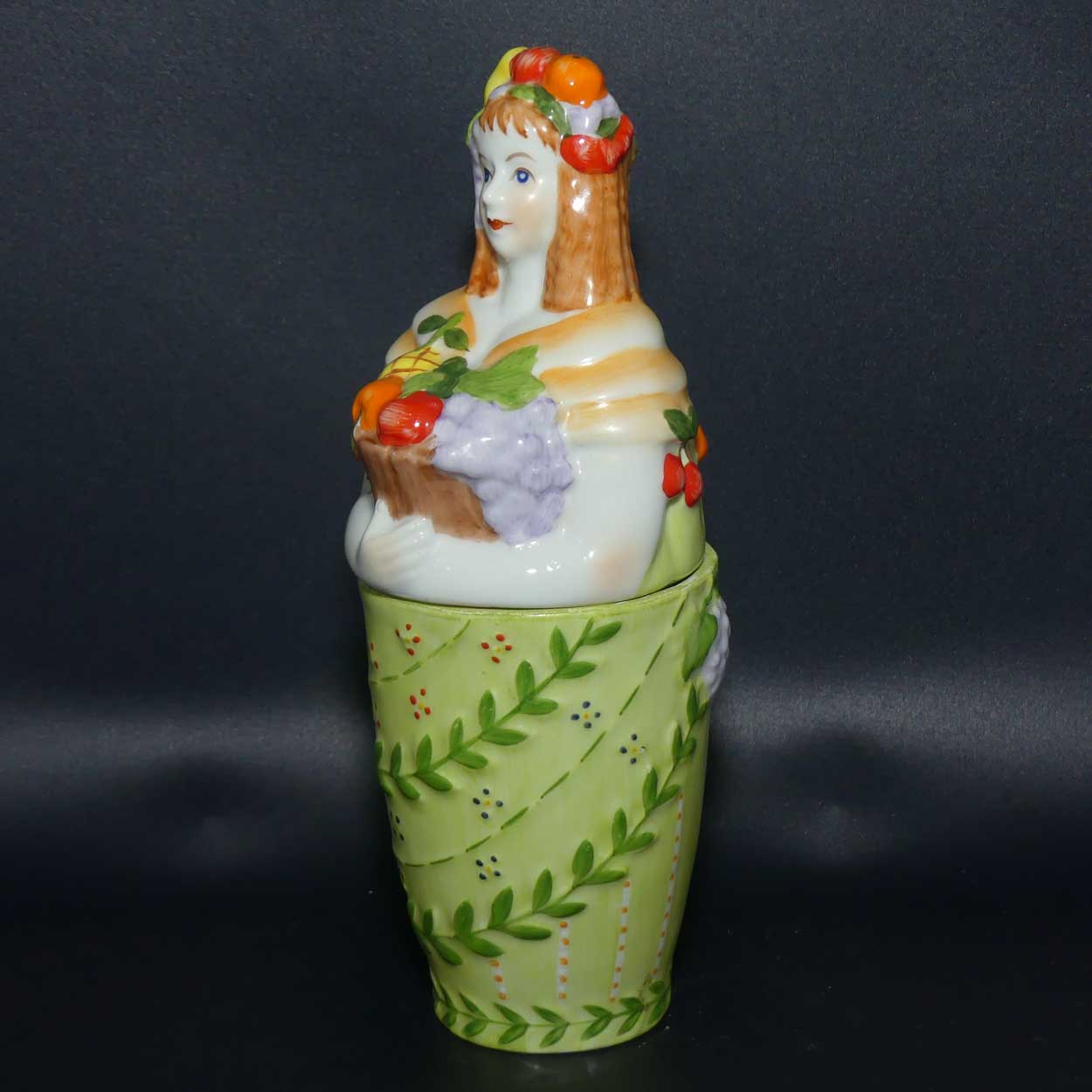 Villeroy and Boch French Gardeners Fragrances Lady with Basket of Fruit Votive