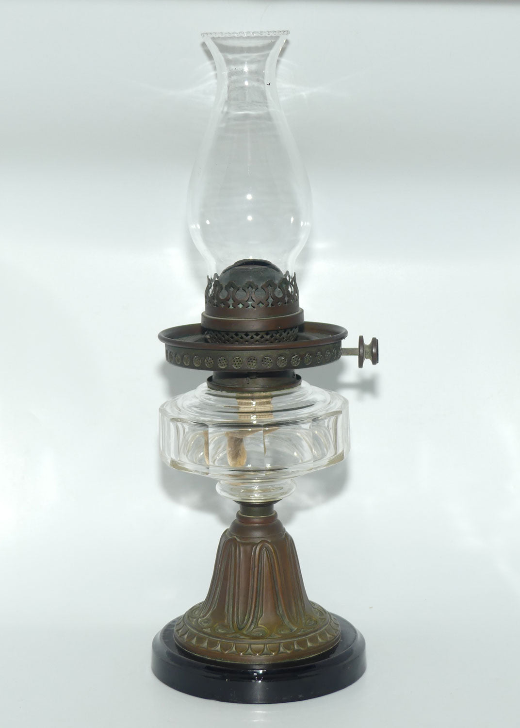 Victorian facetted Crystal font Hinks's Duplex Patent Oil Lamp