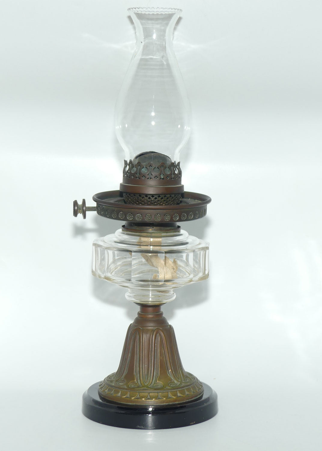 Victorian facetted Crystal font Hinks's Duplex Patent Oil Lamp
