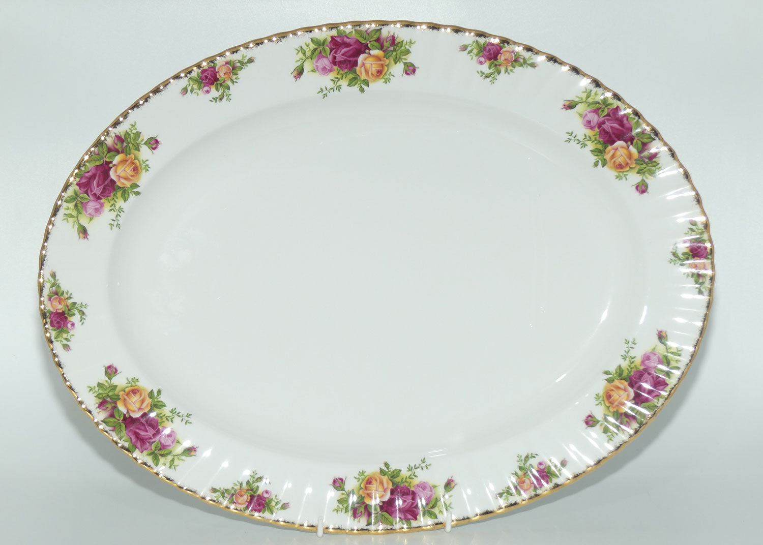Royal Albert Bone China England Old Country Roses oval meat platter | 41cm | 1962 backstamp