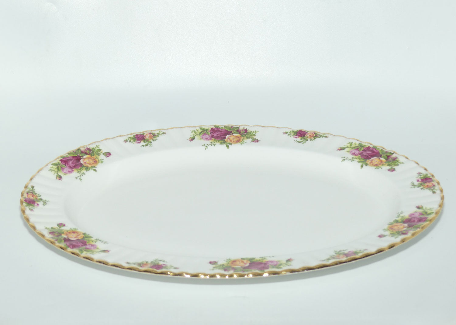 Royal Albert Bone China England Old Country Roses oval meat platter | 41cm | 1962 backstamp