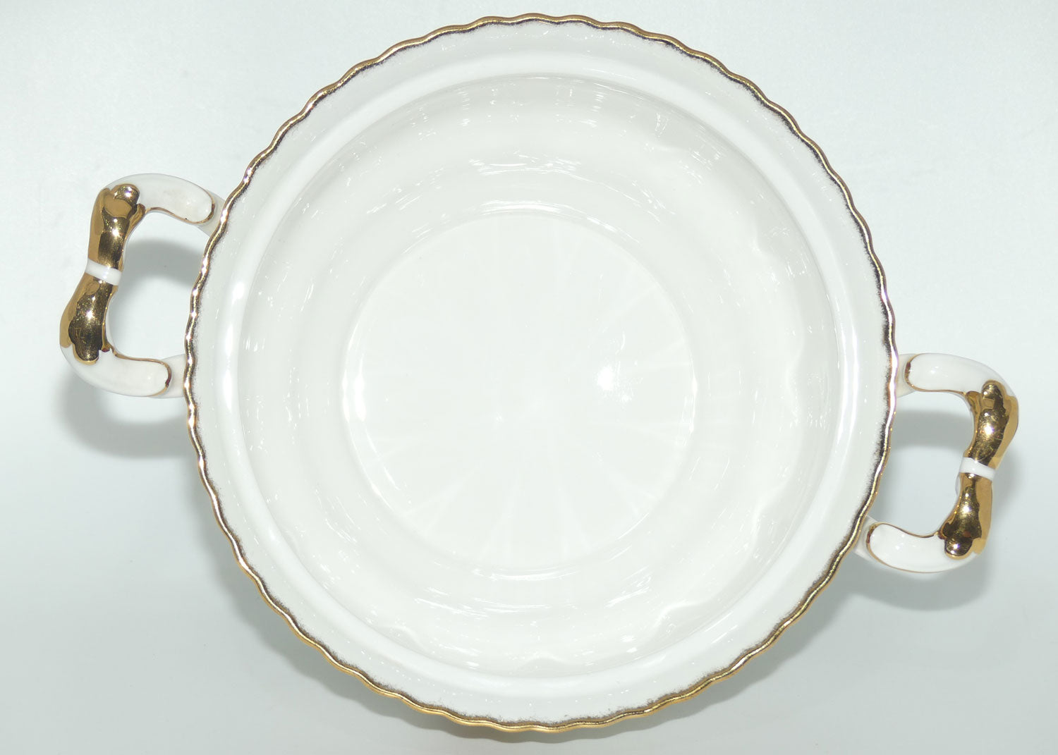 Royal Albert Bone China England Old Country Roses Large Tureen No Lid | 24.5 diam |© 1962 Royal Albert Ltd backstamp