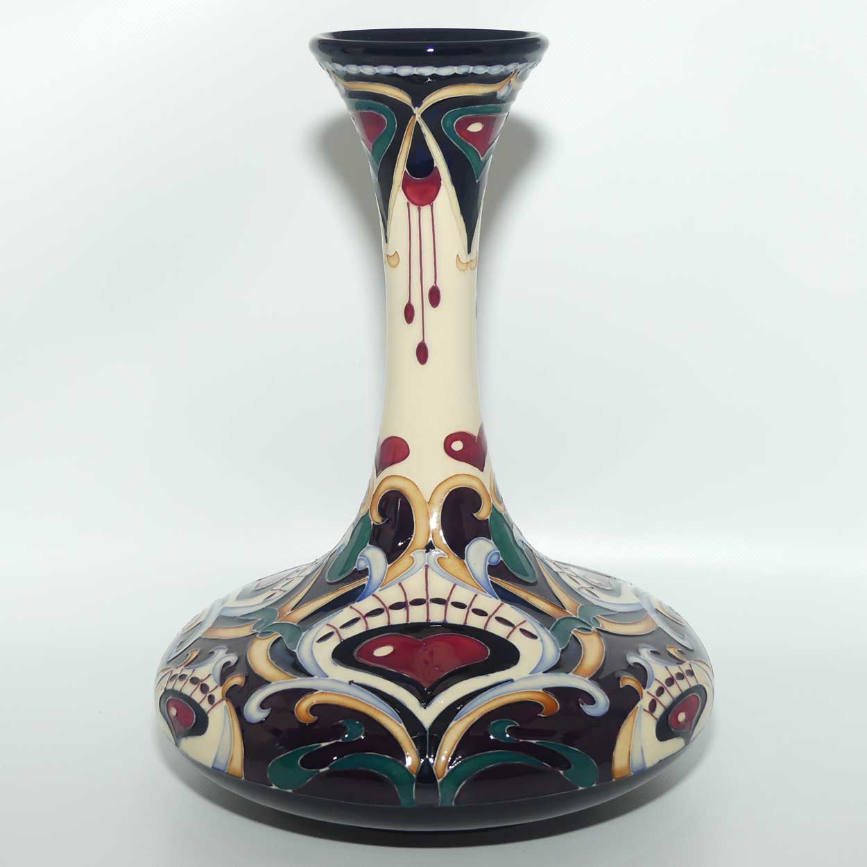 Moorcroft Lassie o'My Heart vase | Shape 104/9 | LE116/150