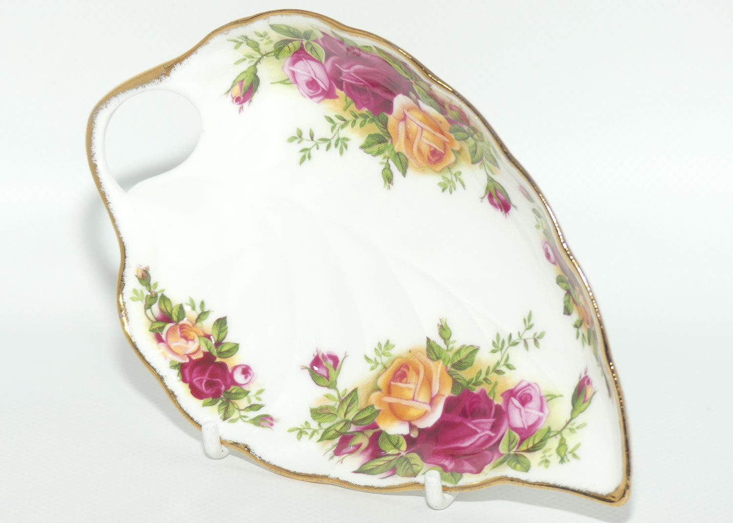 Royal Albert Bone China England Old Country Roses Leaf Shape Plate| © 1962 Royal Albert Ltd backstamp