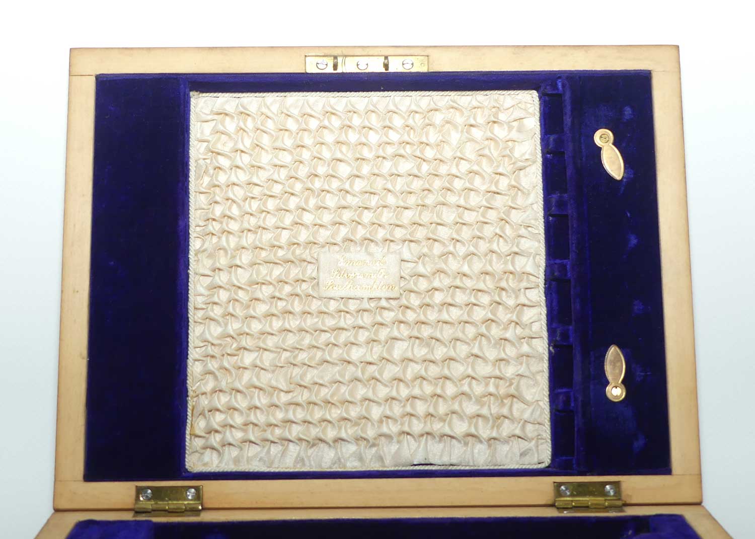 Edwardian era Lee and Wigful Sheffield set of Plated fish eaters in Walnut case