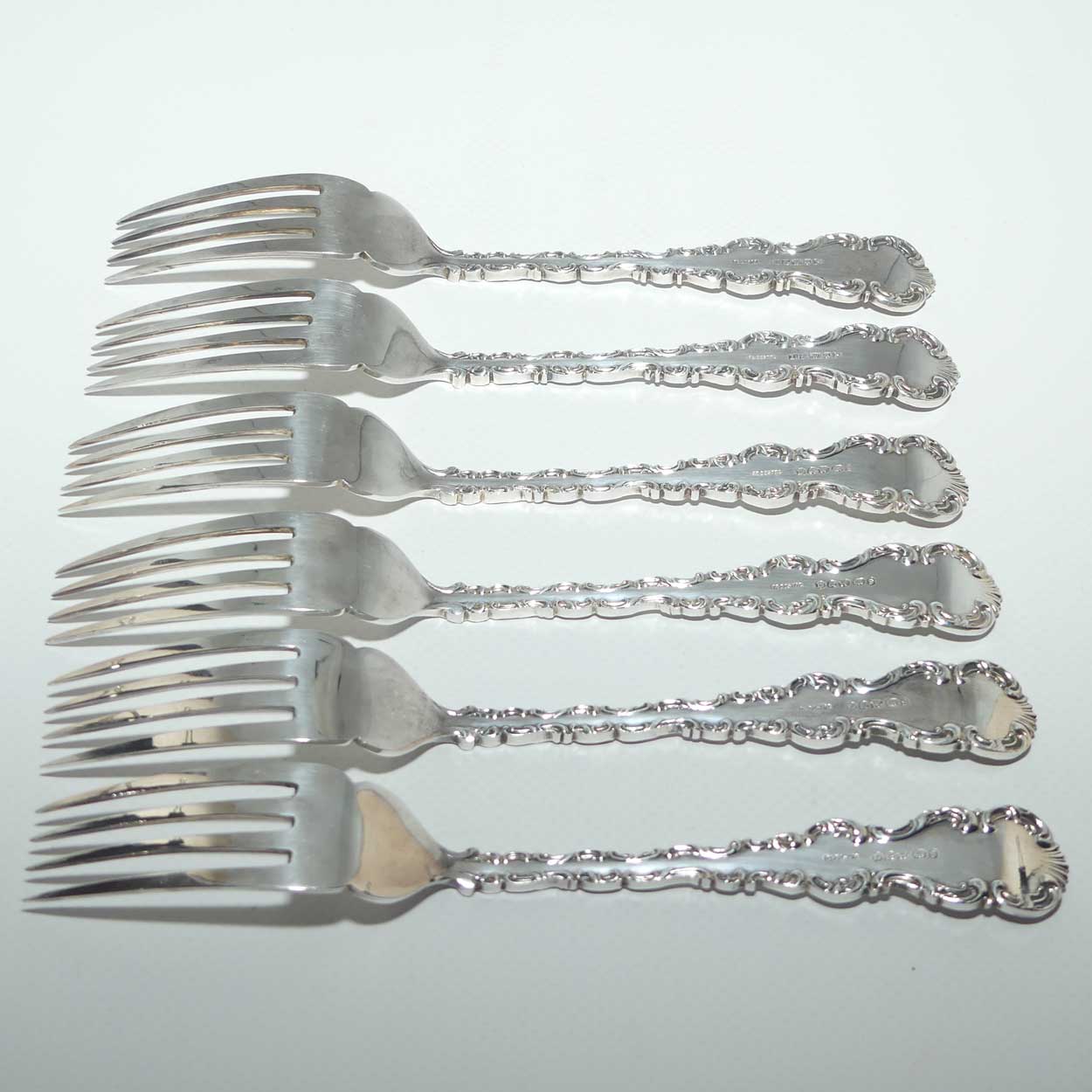 Edwardian era Lee and Wigful Sheffield set of Plated fish eaters in Walnut case