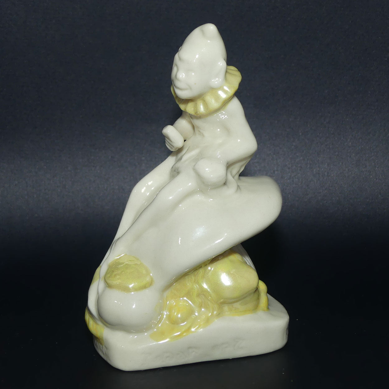 Belleek Irish Leprechaun figure | 3rd Green Mark