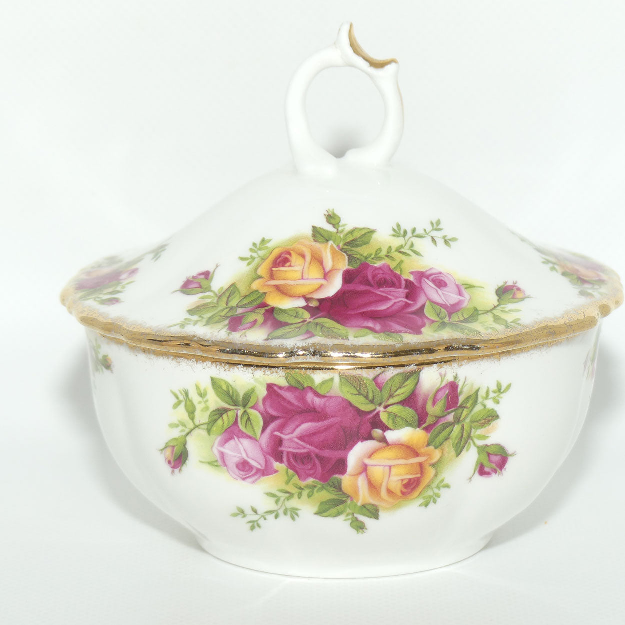 Royal Albert Bone China England Old Country Roses Lidded Bowl | 11.5 diam |© 1962 Royal Albert Ltd backstamp