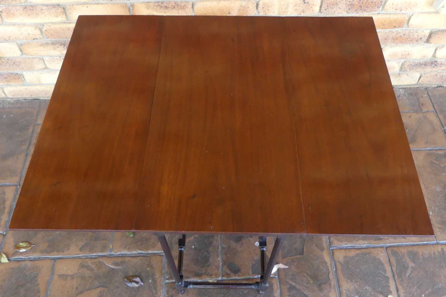 Late 19th Century English Mahogany folding Spider table | Gateleg table