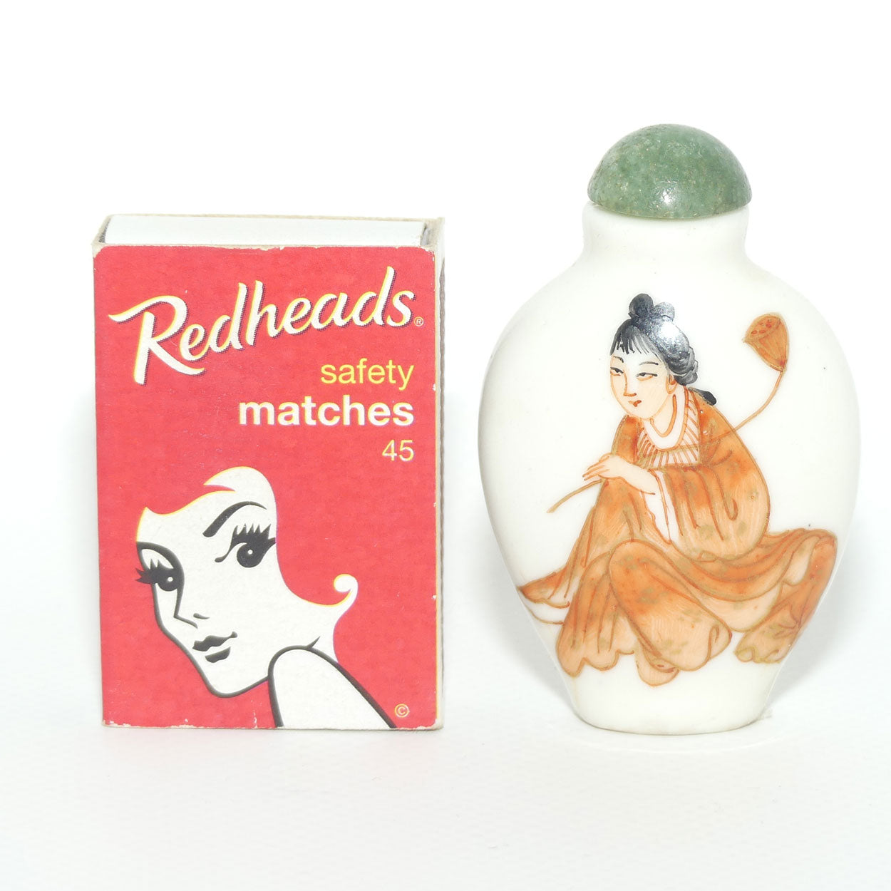 Chinese snuff bottle with greenstone stopper | Man and Woman scene