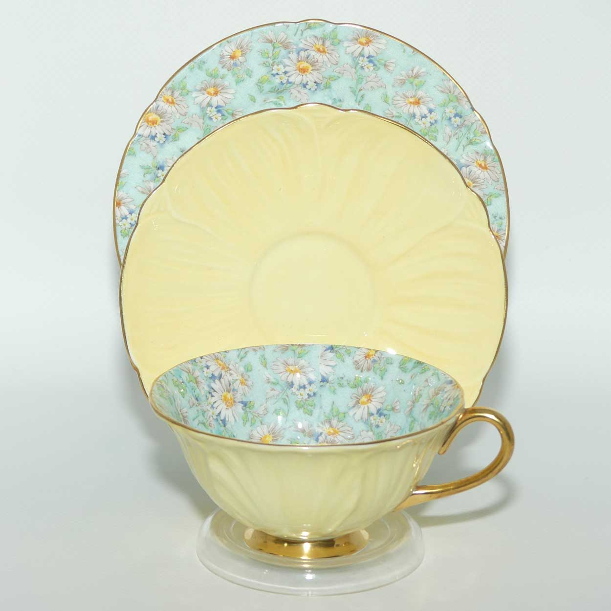 Shelley Oleander shape trio | Marguerite pattern with Yellow exterior