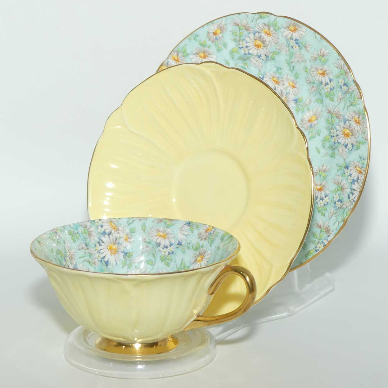 Shelley Oleander shape trio | Marguerite pattern with Yellow exterior