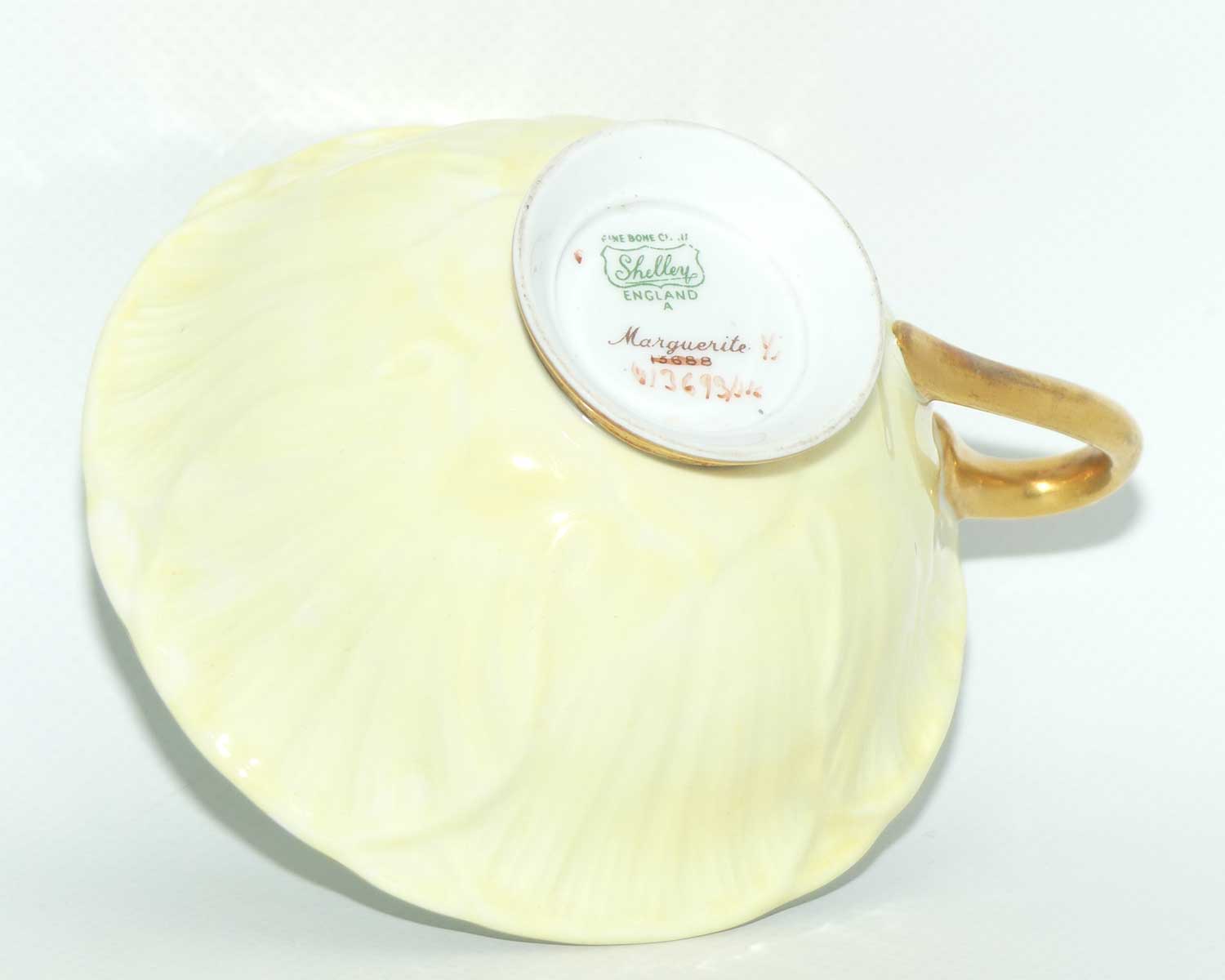 Shelley Oleander shape trio | Marguerite pattern with Yellow exterior | #2