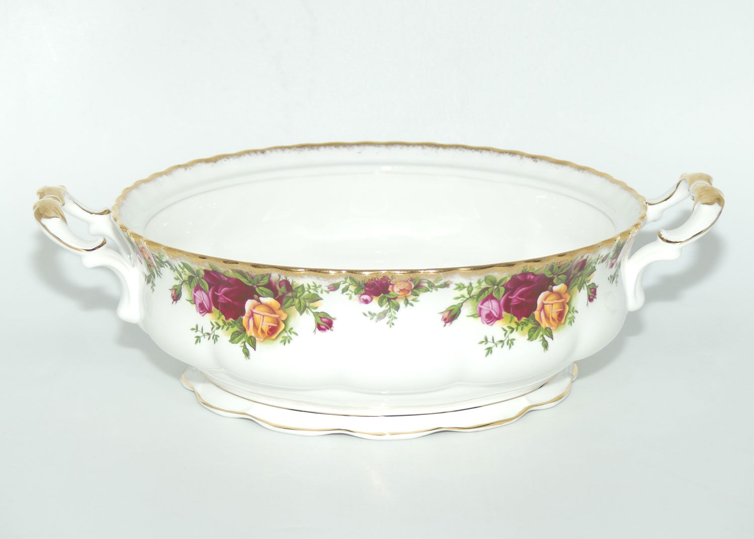 Royal Albert Bone China England Old Country Roses Tureen No Lid | 22.5cm diam |© 1962 Royal Albert Ltd backstamp