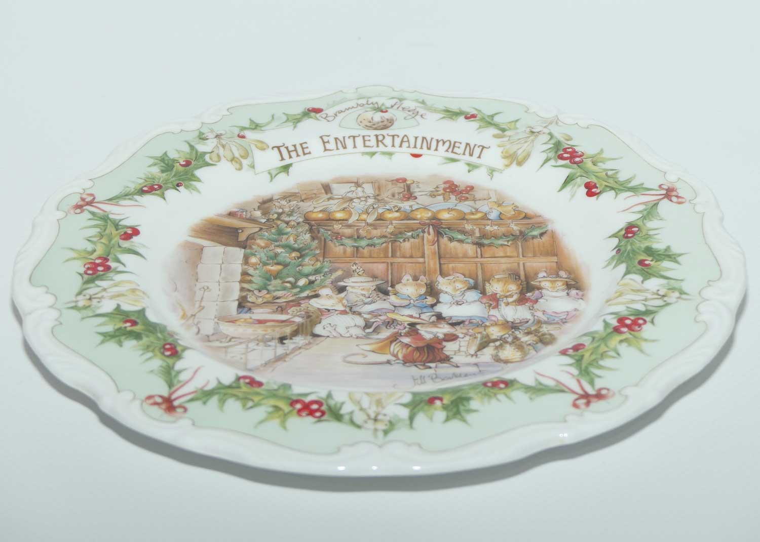 Royal Doulton Brambly Hedge Giftware | Midwinter series Plate #4 | The Entertainment | 20cm