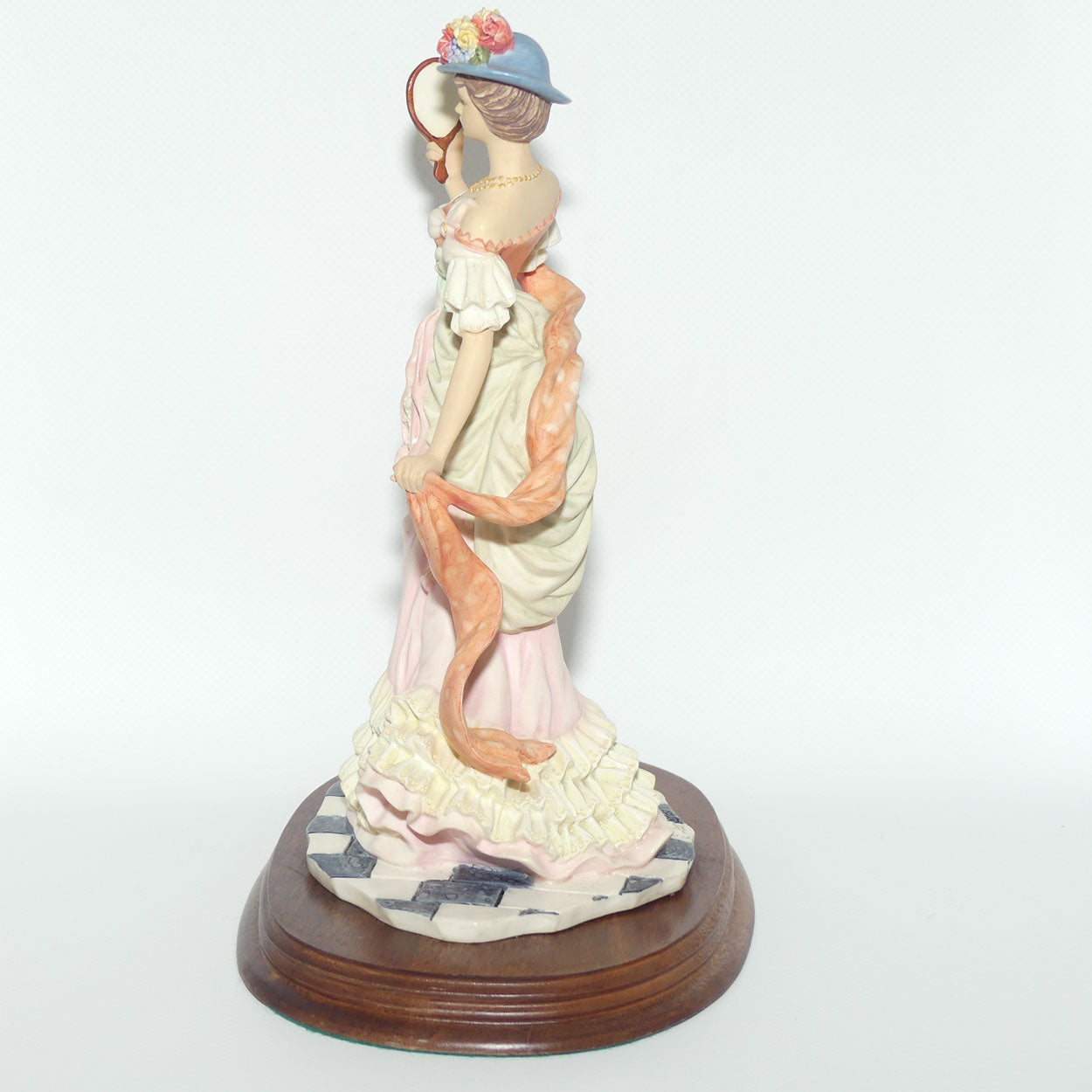 Leonardo Collection figure on wooden base | True Poise | Lady with Mirror