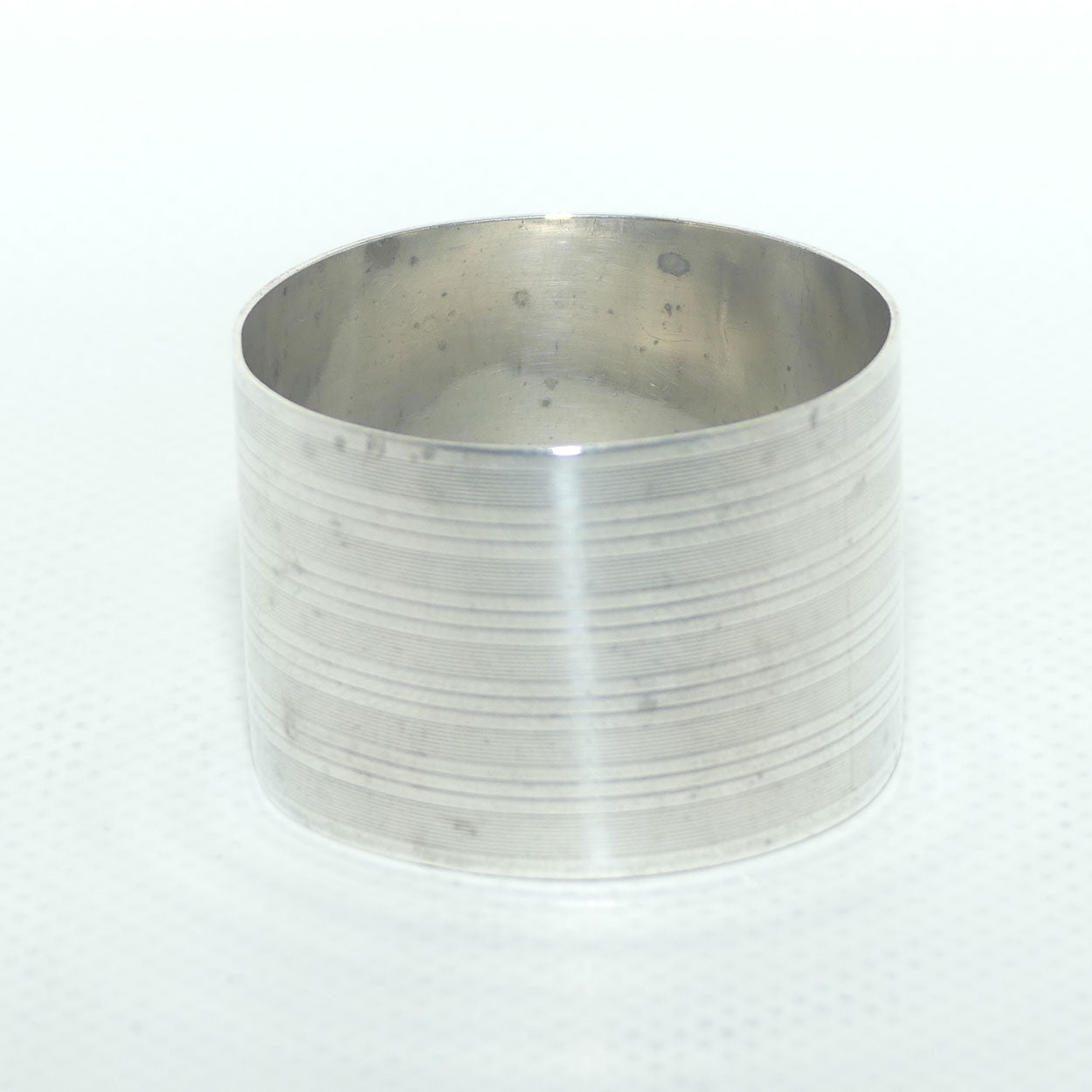 Australian Sterling Silver FJ MOLE circular napkin ring with engine turning | 25.5g