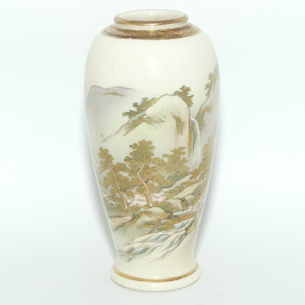 Satsuma vase depicting Mountain scene | late Meiji | Taisho period