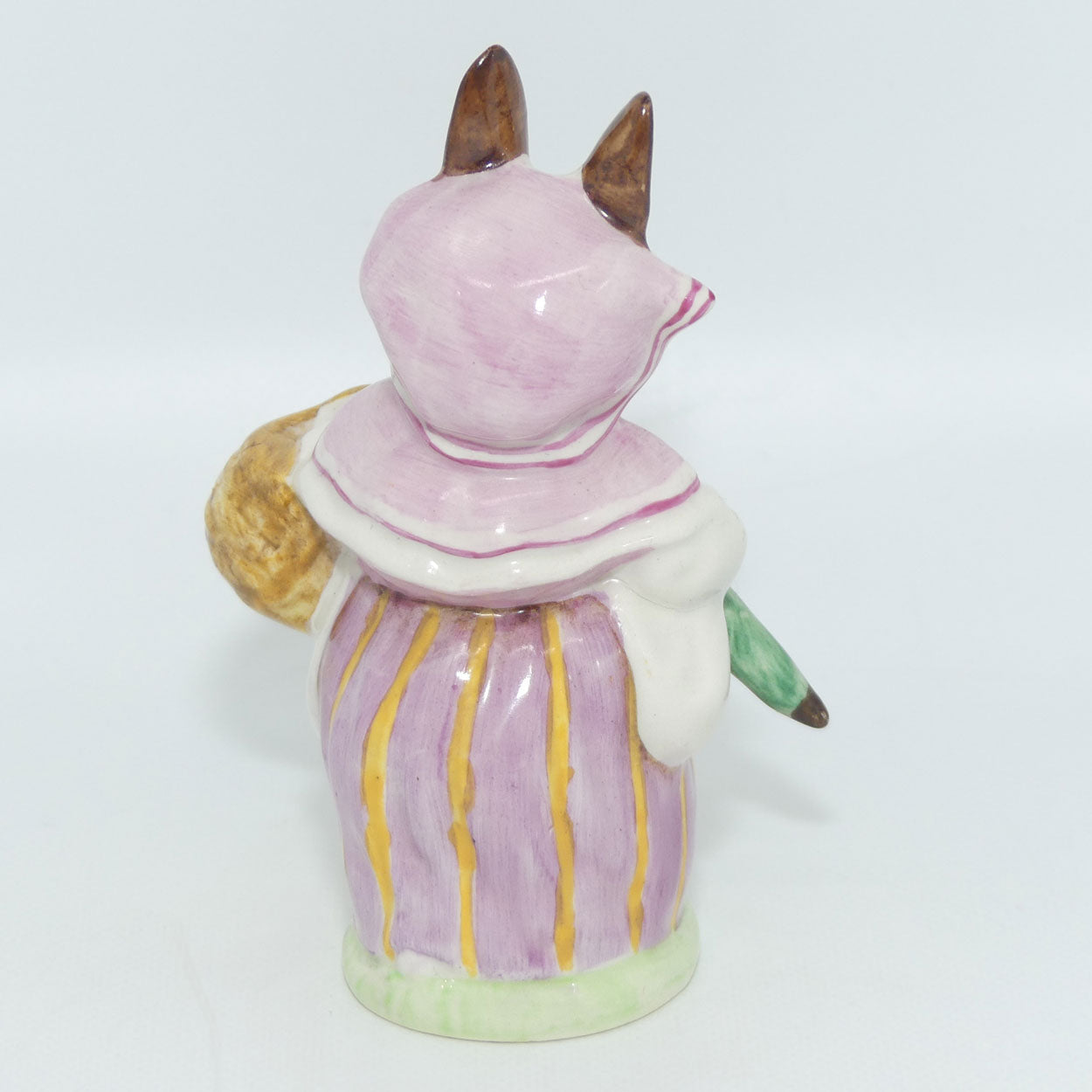 Beswick Beatrix Potter Mrs Rabbit | Umbrella Out | Lilac | GOLD OVAL BP2a #3