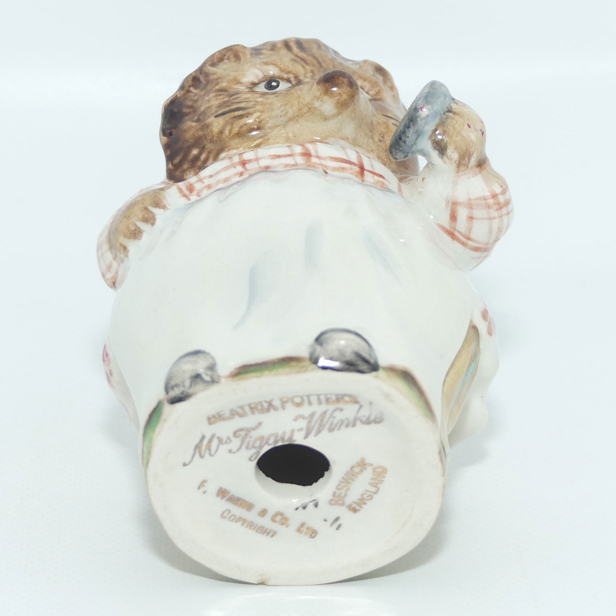 Beswick Beatrix Potter Mrs Tiggywinkle | BP2a Gold Oval | #2