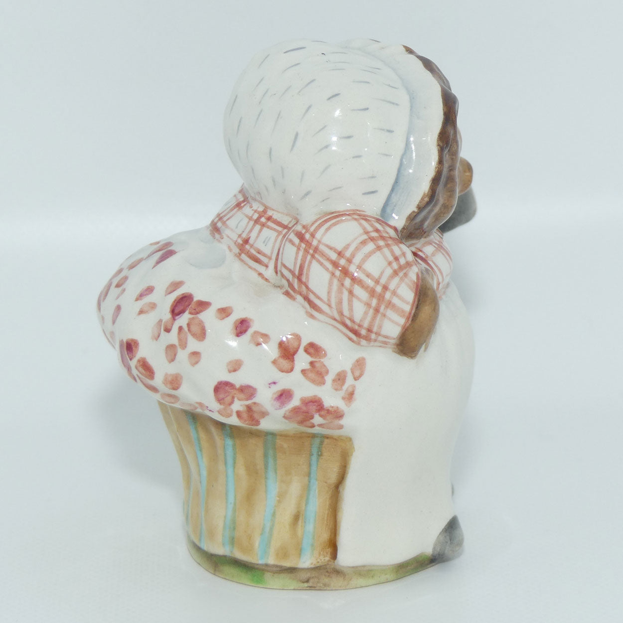 Beswick Beatrix Potter Mrs Tiggywinkle | BP2a Gold Oval | #3