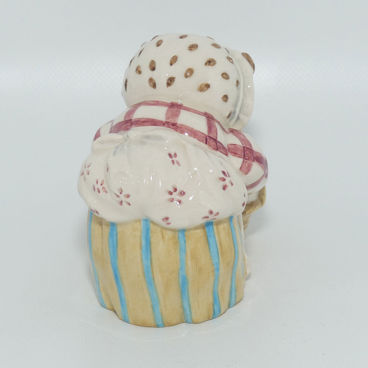 Beswick Beatrix Potter Mrs Tiggywinkle Washing