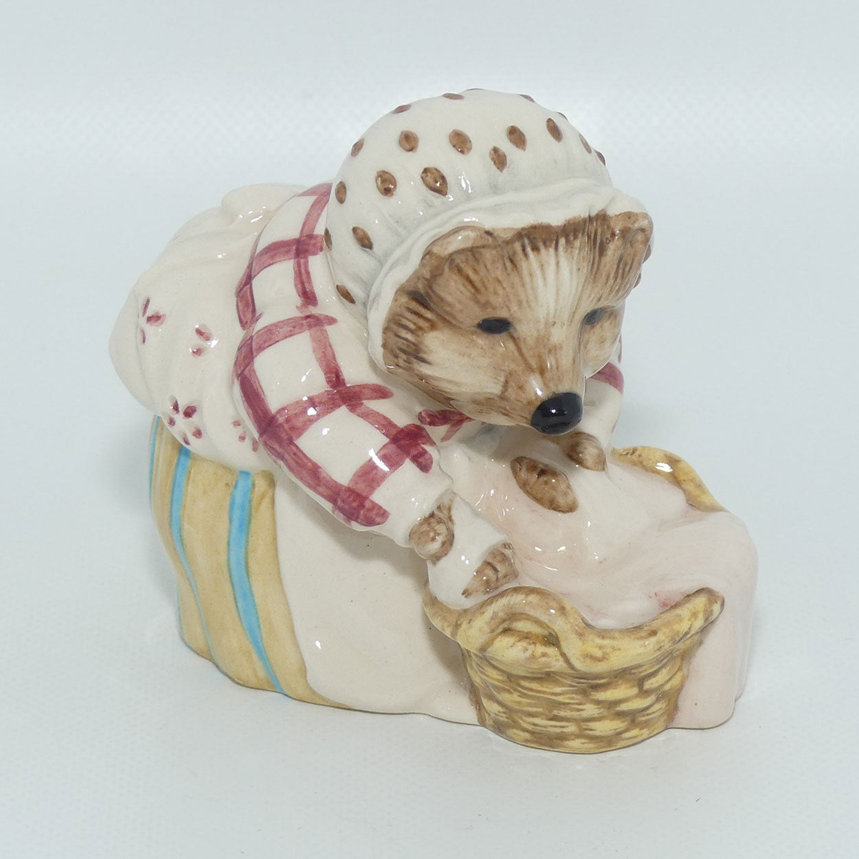 Beswick Beatrix Potter Mrs Tiggywinkle Washing