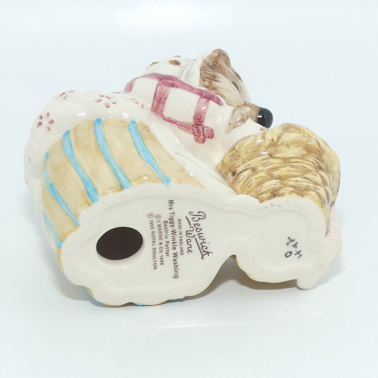 Beswick Beatrix Potter Mrs Tiggywinkle Washing