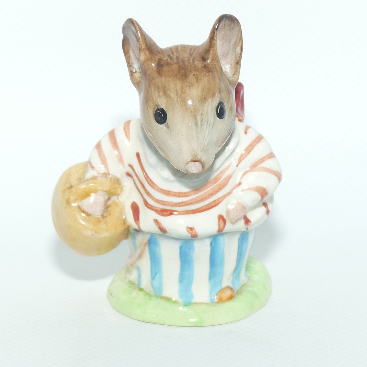 Beswick Beatrix Potter Mrs Tittlemouse | BP2a Gold Oval