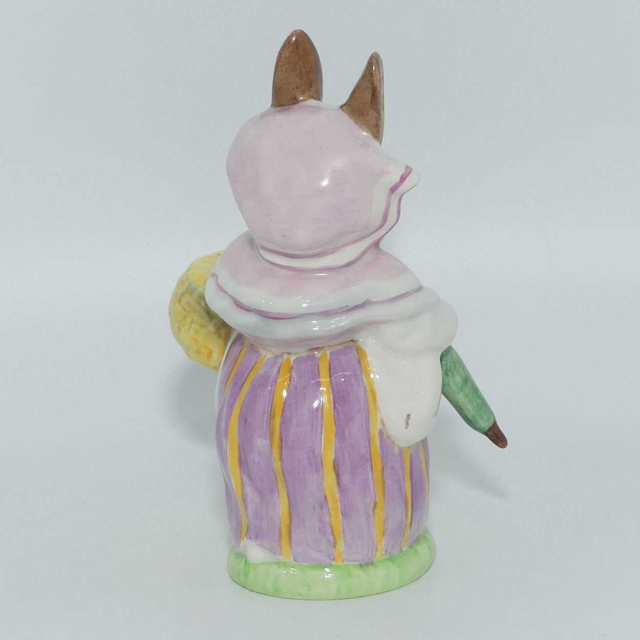 Beswick Beatrix Potter Mrs Rabbit | Umbrella Out | Lilac | GOLD OVAL BP2a | #2
