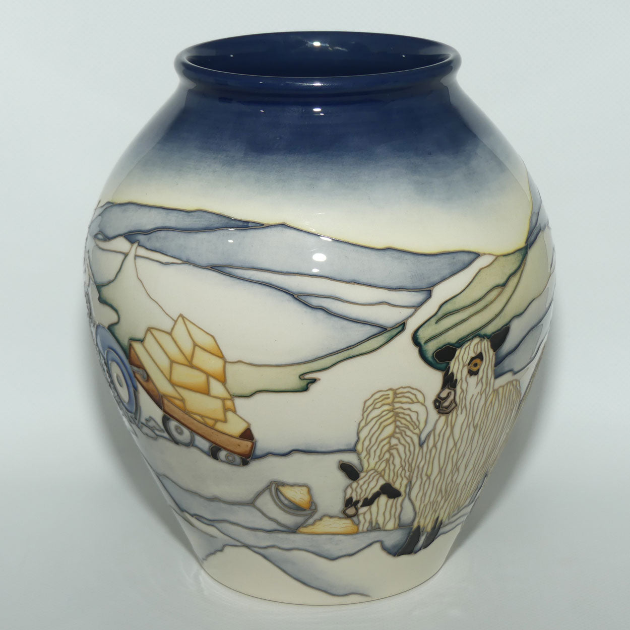 Moorcroft Mug Tups 3/8 vase | LE 9/20