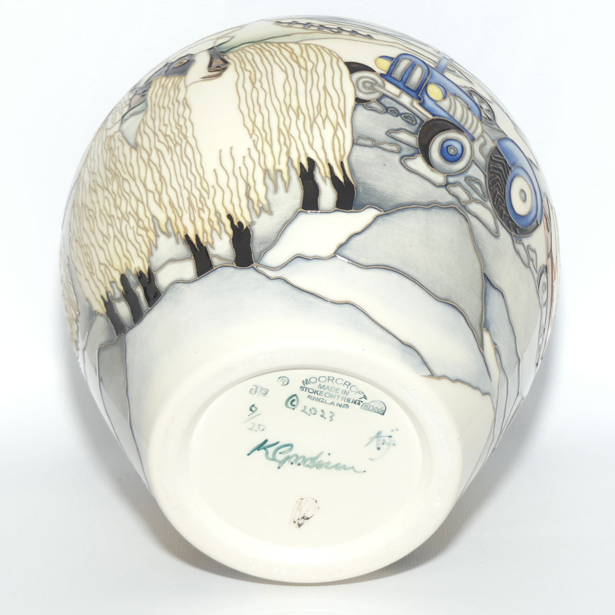 Moorcroft Mug Tups 3/8 vase | LE 9/20 | Boxed