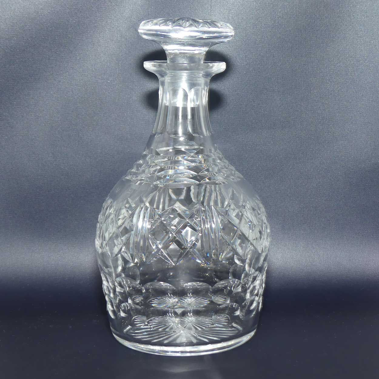 Fine quality Diamond Cut mushroom top decanter